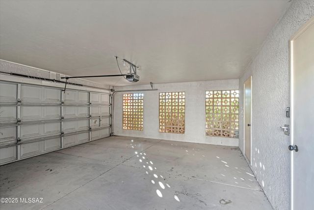 5217 N 1st Avenue, Tucson, AZ 85718