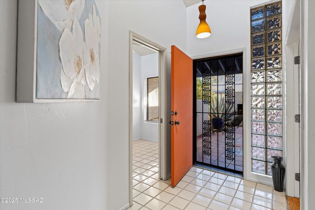 5217 N 1st Avenue, Tucson, AZ 85718