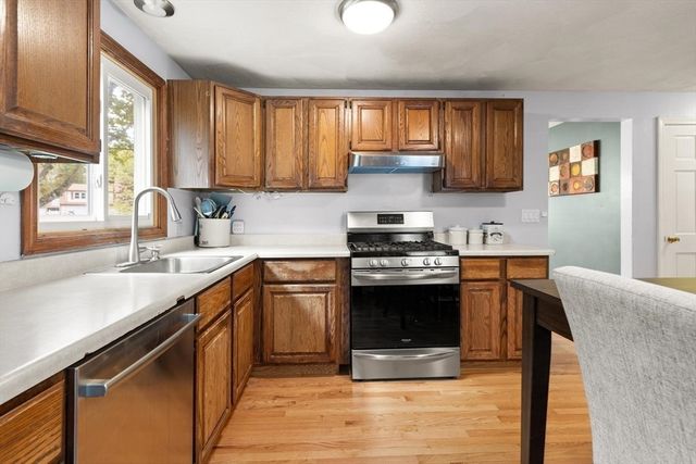 8 Matthew Lane, Chelmsford, MA 01824