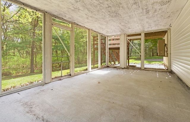 8 Matthew Lane, Chelmsford, MA 01824