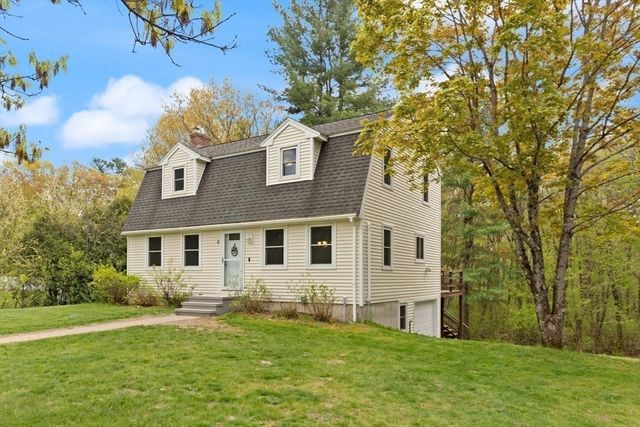8 Matthew Lane, Chelmsford, MA 01824