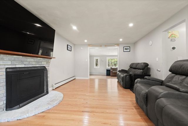 8 Matthew Lane, Chelmsford, MA 01824