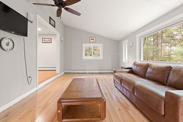 8 Matthew Lane, Chelmsford, MA 01824