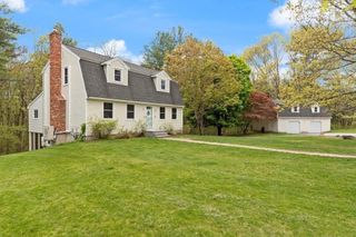 8 Matthew Lane, Chelmsford, MA 01824