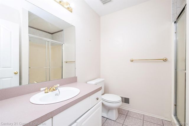 6565 Quail Run Circle, Westland, MI 48185