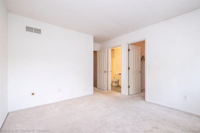 6565 Quail Run Circle, Westland, MI 48185
