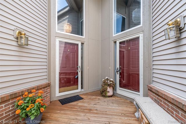 6565 Quail Run Circle, Westland, MI 48185