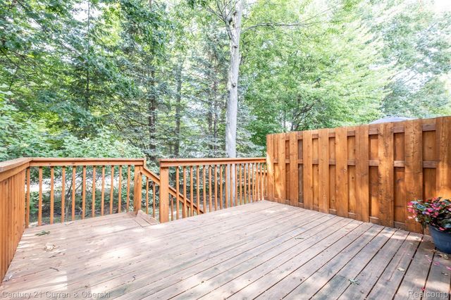 6565 Quail Run Circle, Westland, MI 48185