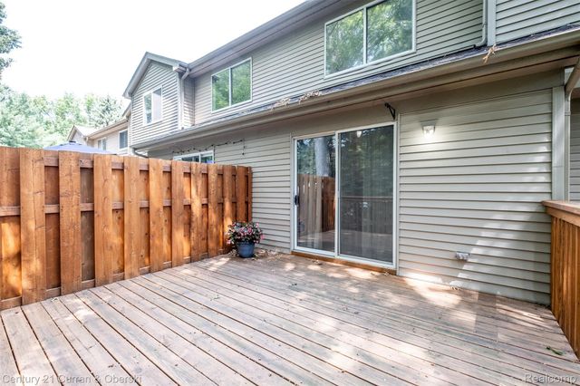 6565 Quail Run Circle, Westland, MI 48185