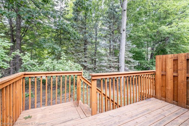 6565 Quail Run Circle, Westland, MI 48185