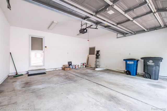 6565 Quail Run Circle, Westland, MI 48185