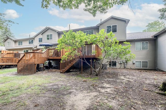 6565 Quail Run Circle, Westland, MI 48185