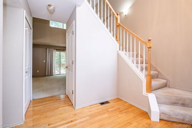 6565 Quail Run Circle, Westland, MI 48185