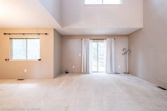 6565 Quail Run Circle, Westland, MI 48185