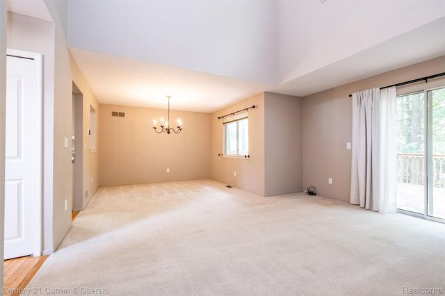 6565 Quail Run Circle, Westland, MI 48185