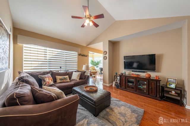 416 Melrose Way, Monroe, NJ 08831