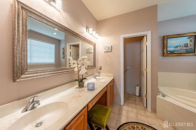 416 Melrose Way, Monroe, NJ 08831