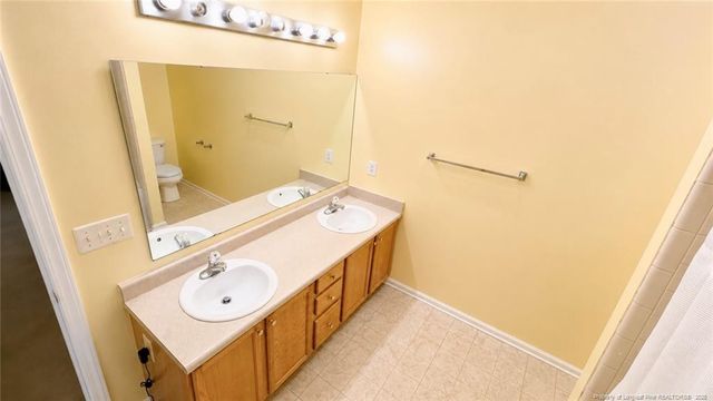 118 Woodbine Drive, Raeford, NC 28376