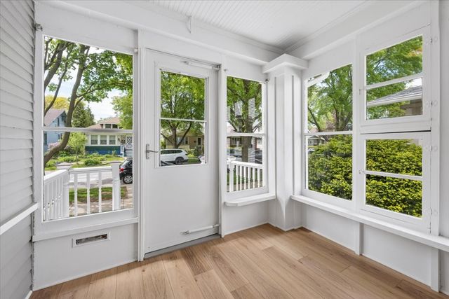 904 HAYES Avenue, Oak Park, IL 60302