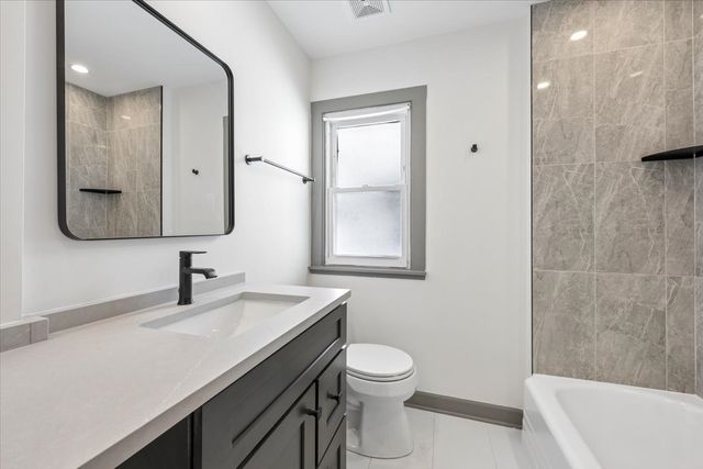 904 HAYES Avenue, Oak Park, IL 60302