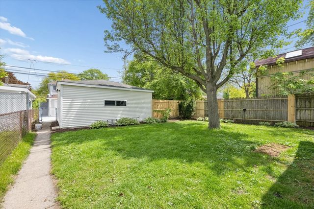 904 HAYES Avenue, Oak Park, IL 60302