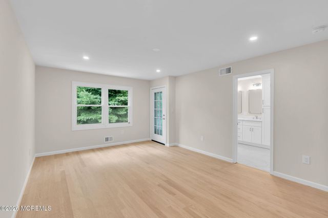 14 Mayfair Court, Little Silver, NJ 07739