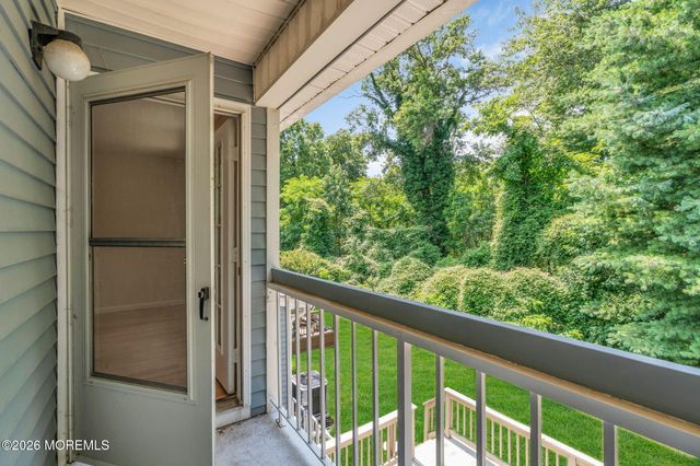 14 Mayfair Court, Little Silver, NJ 07739