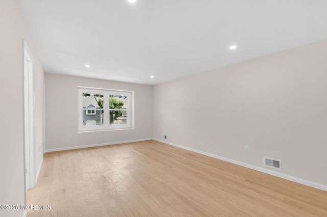 14 Mayfair Court, Little Silver, NJ 07739