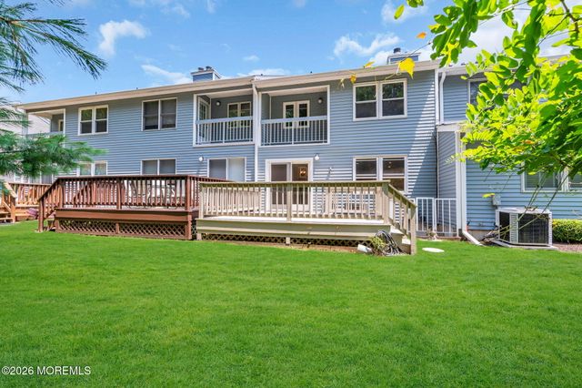 14 Mayfair Court, Little Silver, NJ 07739
