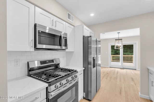 14 Mayfair Court, Little Silver, NJ 07739