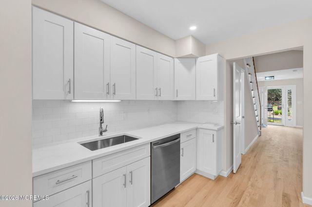14 Mayfair Court, Little Silver, NJ 07739