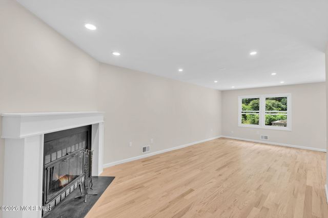 14 Mayfair Court, Little Silver, NJ 07739