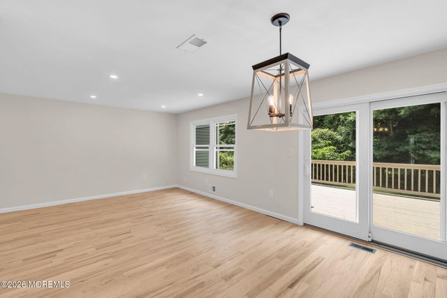 14 Mayfair Court, Little Silver, NJ 07739