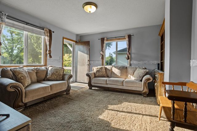 405 14th Street N, Moorhead, MN 56560