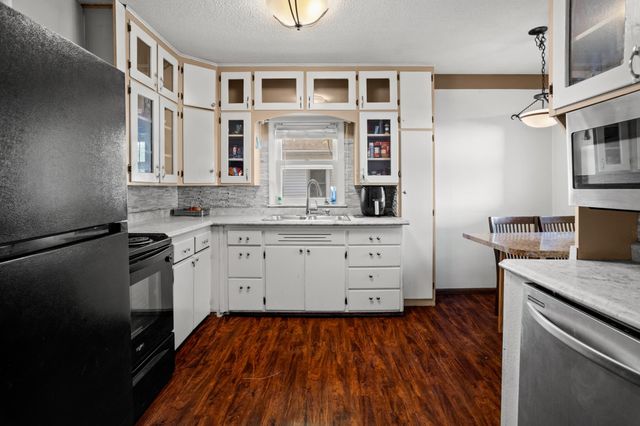 405 14th Street N, Moorhead, MN 56560