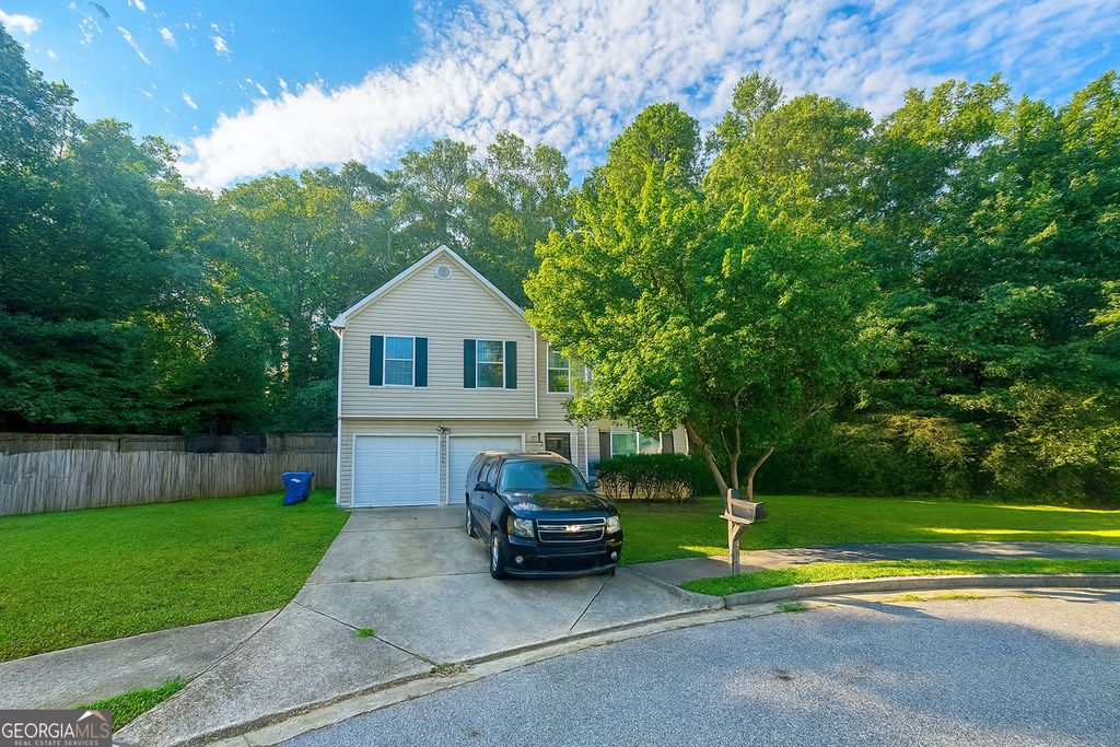2880 Two Lakes Circle Circle, College Park, GA 30349