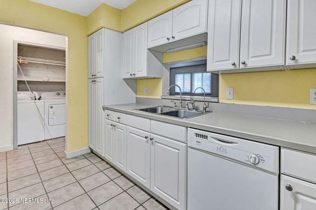 1800 PARK Avenue 232, Orange Park, FL 32073