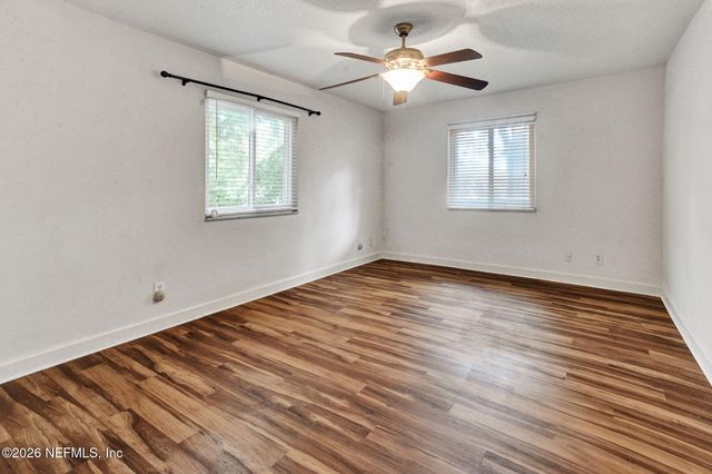 1800 PARK Avenue 232, Orange Park, FL 32073