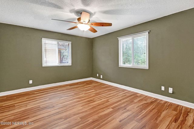 1800 PARK Avenue 232, Orange Park, FL 32073
