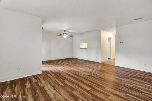 1800 PARK Avenue 232, Orange Park, FL 32073