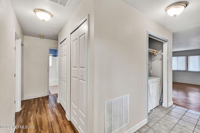 1800 PARK Avenue 232, Orange Park, FL 32073