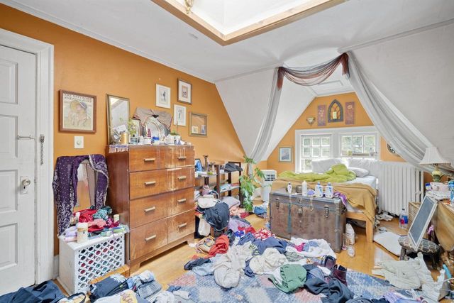 1815 N Oakland AVENUE, Milwaukee, WI 53202