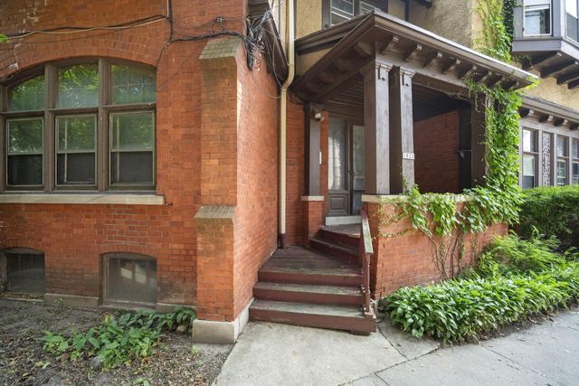 1815 N Oakland AVENUE, Milwaukee, WI 53202