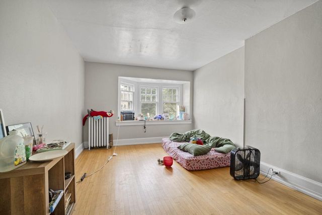 1815 N Oakland AVENUE, Milwaukee, WI 53202