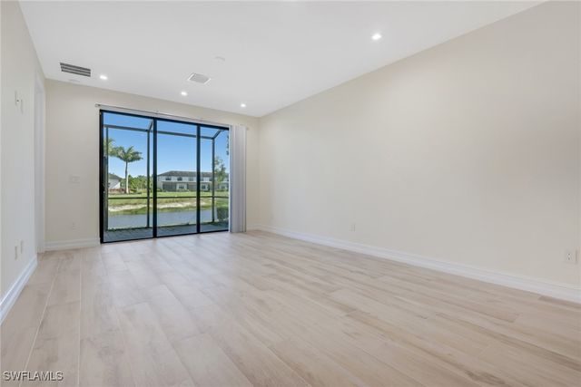 7540 Carnegie WAY, Naples, FL 34119