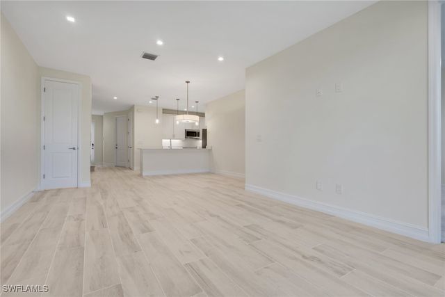 7540 Carnegie WAY, Naples, FL 34119