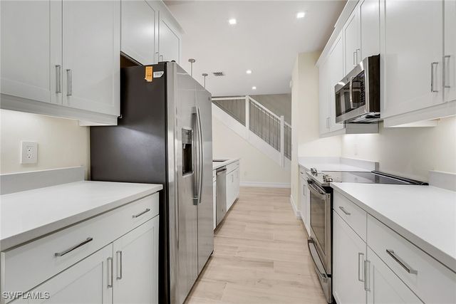 7540 Carnegie WAY, Naples, FL 34119