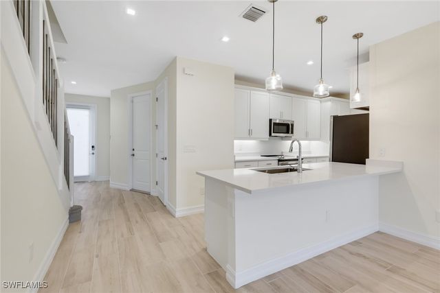 7540 Carnegie WAY, Naples, FL 34119