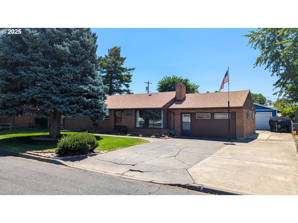 4038 Sw PERKINS Ave, Pendleton, OR 97801