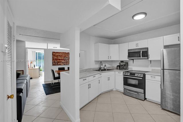 1780 NE 191st St 304-2, Miami, FL 33179